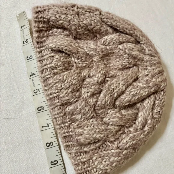 Aerie Super Warm Chunky Knit Beanie Hat - Picture 9 of 9